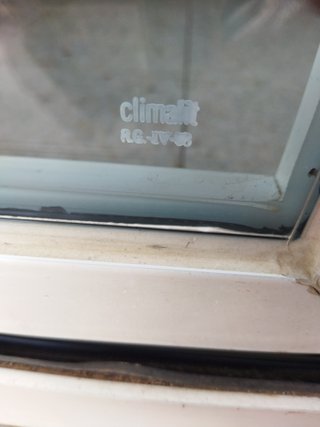Ventana balconera aluminio cristal Climalit.