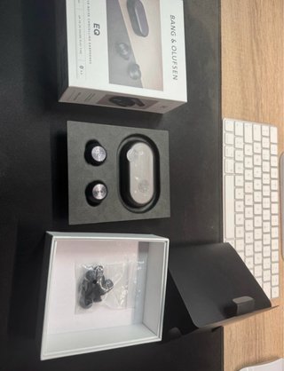 Auriculares Bang & Olufsen EQ Negros