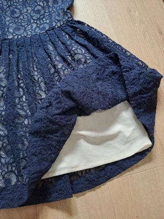 Vestido azul de encaje