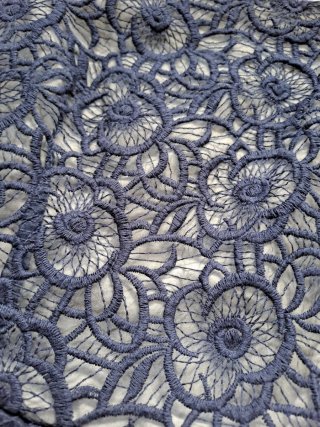 Vestido azul de encaje