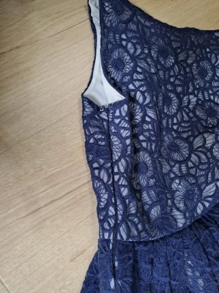 Vestido azul de encaje