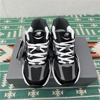 New Balance 530 T.37 Negro Gris Unisex