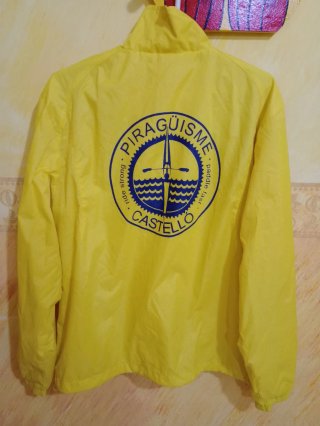 Chaqueta chubasquero Villarreal CF amarilla TallaM