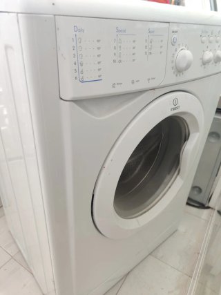 Lavadora Indesit frontal