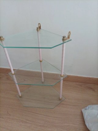 Estantería de cristal para esquina