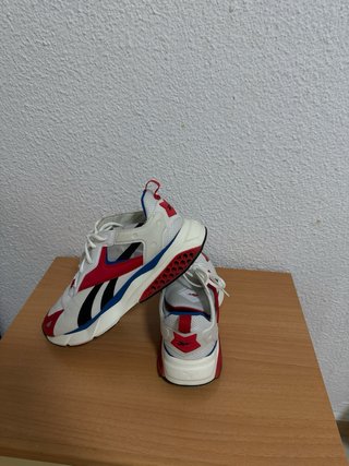 Zapatillas Reebok Blancas y Rojas