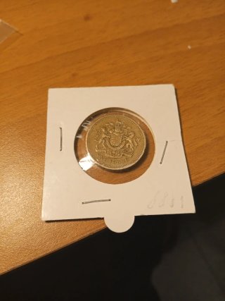 Moneta One Pound con stemma ,,1983