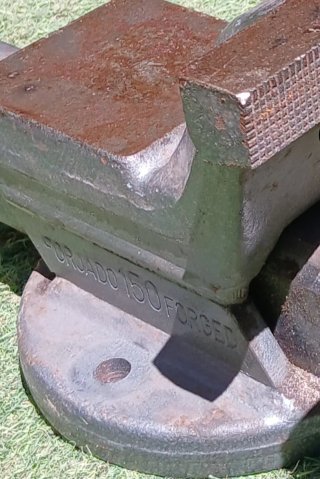 Tornillo de banco Marca Bellota FORJADO 150