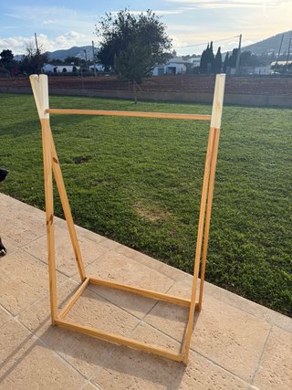 Perchero de madera para ropa