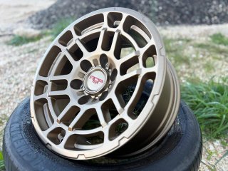 JUEGO 4 LLANTAS 17" 6X139.7 ET5 EN BRONZE & BLACK