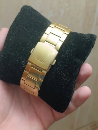 Reloj Guess Dorado