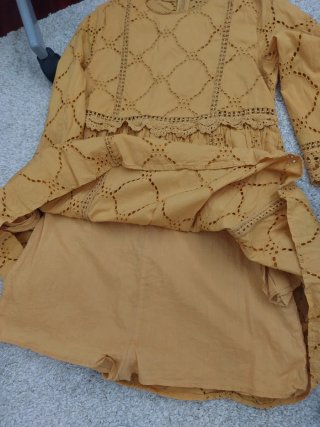 Vestido modtaza con bordados