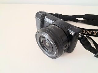 Cámara Sony A5100 Negra con Objetivo Kit