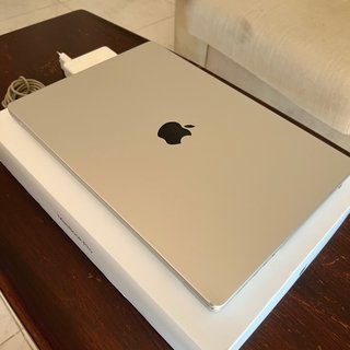 MacBook Pro 16” M1 Pro (16GB RAM / 512GB SSD)