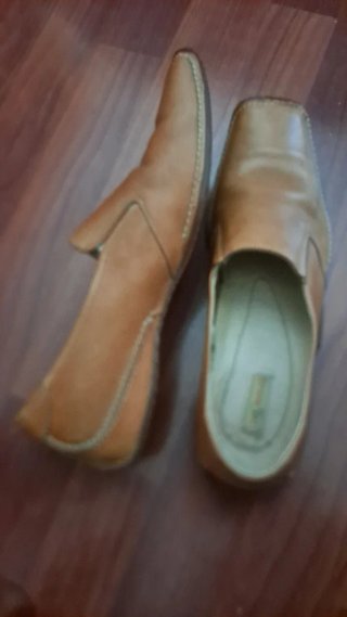 Mocasines de piel color camel cosidos a mano