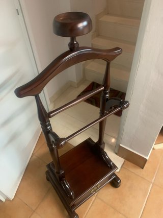 Mueble galán de madera