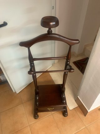 Mueble galán de madera
