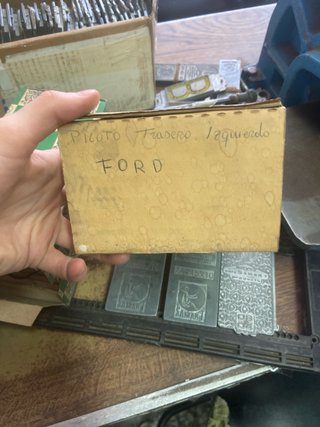Piloto trasero izquierdo Ford