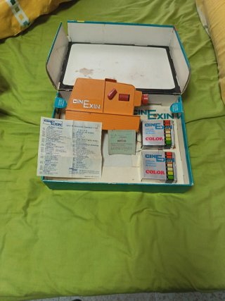 Proyector Cinexin Naranja con Películas