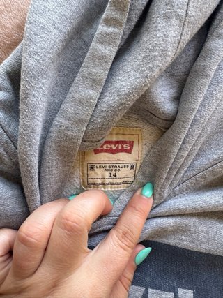 Lote 3 sudaderas Carhartt, Levi’s, Pepe Jeans