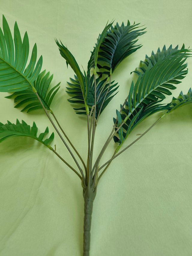 Rama de palmera artificial decorativa - Nueva