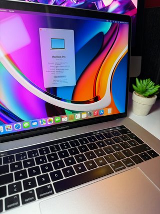 Apple MacBook Pro 2017 16GB Space Grey