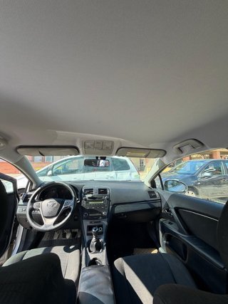 Toyota Avensis 2010