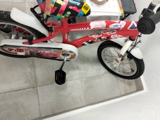 Bicicleta infantil roja Cars