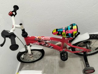 Bicicleta infantil roja Cars