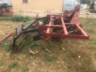 Tractor, sulfatadora, cultivador, arado, rodillo