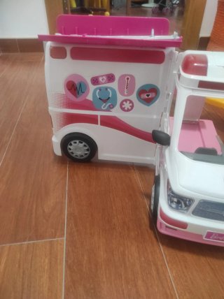 Ambulancia de juguete Barbie