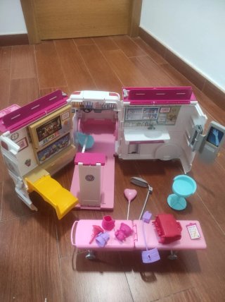 Ambulancia de juguete Barbie