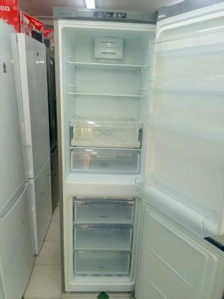 Nevera marca Indesit plateada 193/60cm A+ garantia