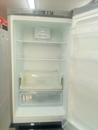 Nevera marca Indesit plateada 193/60cm A+ garantia