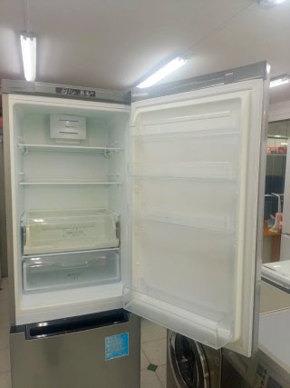 Nevera marca Indesit plateada 193/60cm A+ garantia