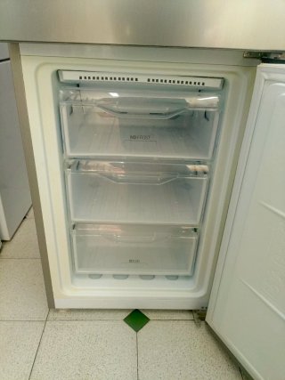 Nevera marca Indesit plateada 193/60cm A+ garantia