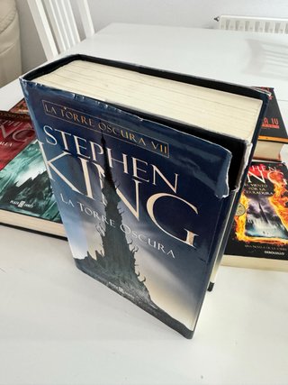 Saga “La torre Oscura” de Stephen King completa