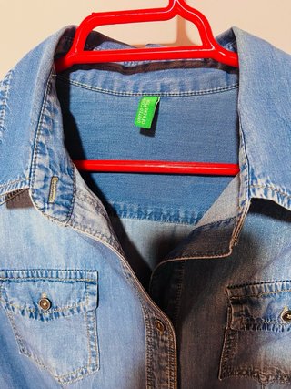 Camisa vaquera Benetton entallada azul Talla S