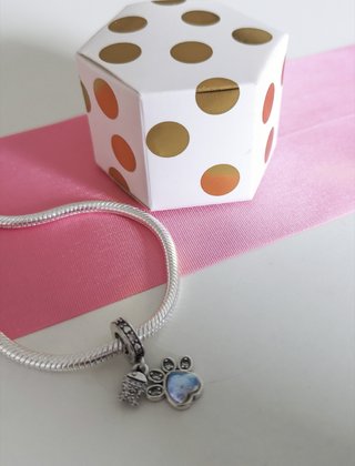 CHARM HUELLA GATO AZUL COLGANT PARA PANDORA CAJA