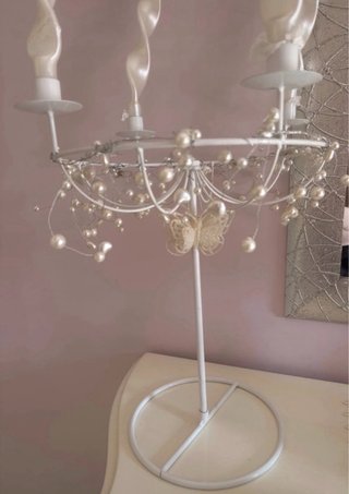 Candelabro bianco con perle  Compreso di candele