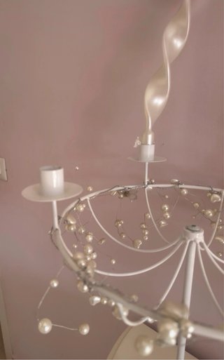Candelabro bianco con perle  Compreso di candele