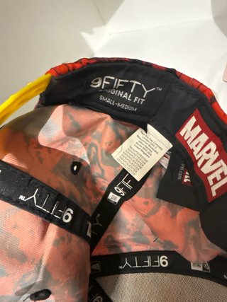 Gorra New Era Iron Man Roja y Amarilla