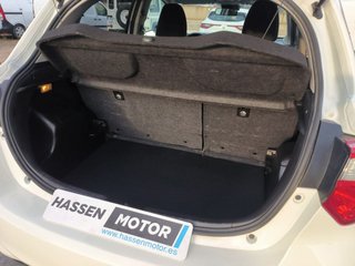 TOYOTA Yaris 1.5 100H Feel