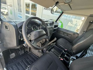 LAND-ROVER Defender 90 SW E
