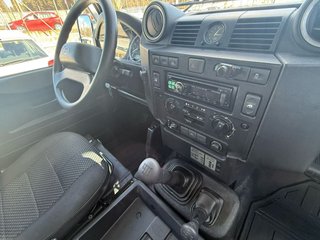 LAND-ROVER Defender 90 SW E