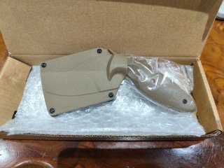 Ka-Bar con funda