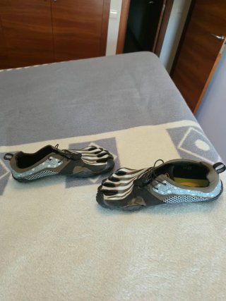 Fivefingers vibran Talla 44 Marrones y negras