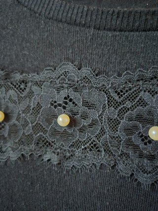 Maglione decorato con pizzo e perline di Intimissi