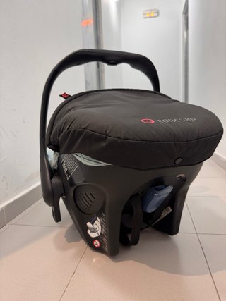 Carrito y capazo bebé negro bebe concord ion Neo