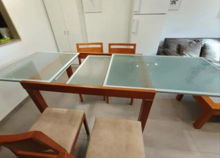 Mesa de Comedor Madera y Cristal y 4 sillas